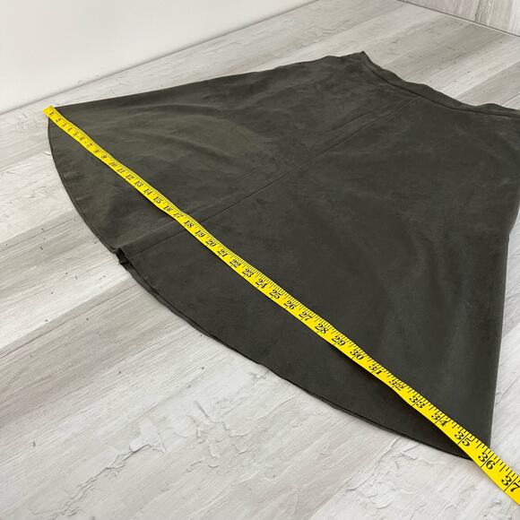 Vince Camuto Fully Lined Flowy Modest A-Line Midi Skirt Pockets Sage Green 12 - Picture 9 of 10